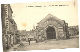 44 SAVENAY   LES  HALLES  ET  LA  PLACE   COTE  SUD  OUEST - Savenay