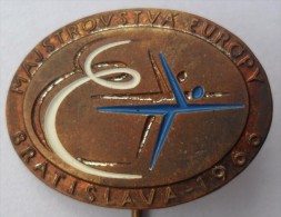 (Figure Skating) - CSSR Czechoslovakia (Bratislava) European Championship 1966 PINS BADGES C - Pattinaggio Artistico