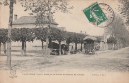 89 CHAMPIGNY - Place De La Mairie Et Avenue De La Gare  …. Avec Roulotte Bohemien?? - Champigny