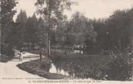 PLOMBIERES     VOSGES  88  CPA  UN COIN DU LAC DU PARC - Plombieres Les Bains