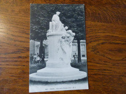 Alexandre Dumas Fils - Statue