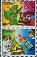 DA1371 Rwanda 1979 Postal Flowers Drummer 2v MNH - Ungebraucht