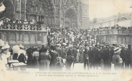 Vienne - Concours De Gymastique De La Fédération G.S.P.F. Du Sud-est - Sortie Des Sociétés Après La Messe - Gymnastique