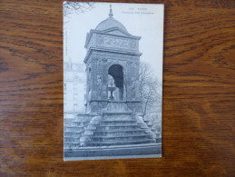 Fontaine  Des Innocents - Standbeelden