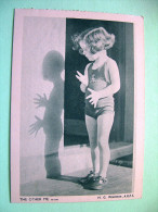 New Zealand 1946 Postcard - The Other Me - Child Making Shadow Shapes - Lettres & Documents