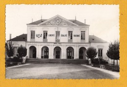 17 Charente Maritime Matha L 'hotel De Ville - Matha