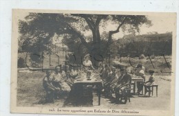 Cartigny (Suisse, GENEVE) :  Repas à LA DEMEURE DE LA PAIX ET DE LA JOIE, CHATEAU DE CARTIGNY En 1945 (animé) PF. - Cartigny