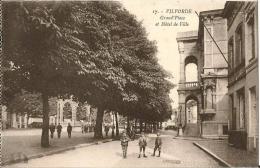 VILVORDE « Grand’place Et Hôtel De Ville » Ed. Henri Georges, Bxl (1924) - Vilvoorde