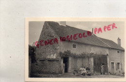 70 - AYRIERES - PHOTOGRAPHIE ORIGINALE MAISON DE MME AUBRY - AOUT 1952 - Autres & Non Classés