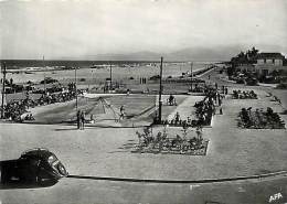 Grds Formats Div.- Ref R343- Pyrenees Orientales - Canet Plage - Place Des Fetes - Carte Bon Etat - - Canet En Roussillon