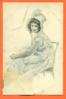 Carte Dessin Illustrée Wichera - Femme Assise - Mode - Chapeaux - Wichera