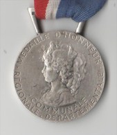 MEDAILLE  D' HONNEUR COMMUNALE REGIONALE DEPARTEMENTALE ATTRIBUEE EN 1992 - Francia