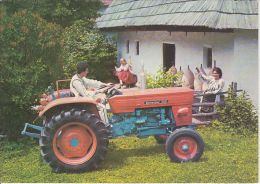 34550- UNIVERSAL 550 TRACTOR - Traktoren