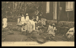 SÃO TOMÉ E PRÍNCIPE - FEIRAS E MERCADOS - Um Mercado De Bananas ( Ed. José Pimenta Lda. Nº 21) Carte Postale - Santo Tomé Y Príncipe