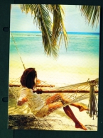 MALDIVES  -  Unused And Uncaptioned Postcard As Scan - Maldive