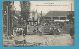 CPA 7 - Le Marché Et L'Arbre De La Liberté PONTD'OUILLY 14 - Pont D'Ouilly