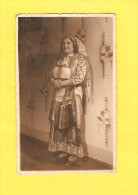 Postcard - Serbia, National Costume   (21357) - Europe