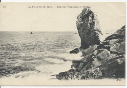 La Pointe Du Raz - Baie Des Trépassés : Le Menhir  - CR4 - Plogoff