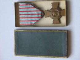 Décoration Médaille Militaire Croix Du Combattant - Avec Sa Boite  **** EN ACHAT IMMEDIAT **** - Sonstige & Ohne Zuordnung