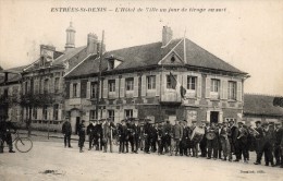 60 - ESTREES SAINT DENIS - L´ Hôtel De Ville Un Jour De Tirage Au Sort - Estrees Saint Denis