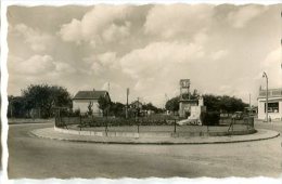 TREMBLAY LES GONESSE Le Monument Et La 9° Avenue - Tremblay En France