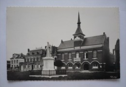 80 - Cpsm  Petit   Format - CHAULNES - Hôtel De Ville Et Monument  Lhommont - Chaulnes