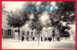 02 Pensionnat De M. Guergue à ORIGNY-SAINTE-BENOITE - La Cour De Récréation - Autres Communes