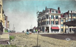 NORD PAS DE CALAIS - 59 - NORD - CPSM PF Couleur - BRAY DUNES - Place De L'Esplanade - Bray-Dunes