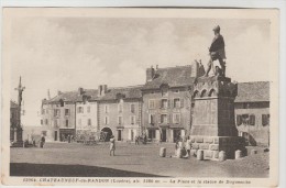 CPSM CHATEAUNEUF DE RANDON (Lozère) - 1280 M La Place Et La Statue De Duguesclin - Chateauneuf De Randon
