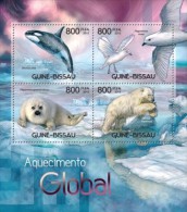 Guinea Bissau. 2012 Arctic Fauna. (416a) - Walvissen