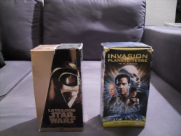 2 SERIES DE CASSETTES VIDEO STARS WARS ET INVASION PLANETE TERRE - Collections & Sets