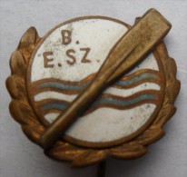 BESZ  ROWING  PINS BADGES  P - Remo