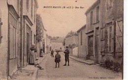 Montfaucon.. Montfaucon-Montigné.. Animée Une Rue Du Village Enfants - Montfaucon