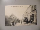 A348.  CPA. 60. MONTJAVOULT. Grande Rue.  Beau Plan Animé. Non Ecrite - Montjavoult