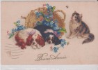 ( CHAT / CATS ) Chaton à La Mouche Et 2 CHIENS (Cavaliers King Charles ?) Dans Panier Avec Fleurs Bleues .Illustration - Chiens