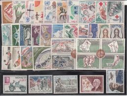 TIMBRES POSTE MONACO De 1963 ANNEE COMPLETE + PA N° 81 - Années Complètes