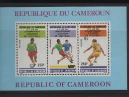 LOT 386 - CAMEROUN   BF 22 ** - FOOTBALL  - Cote  12..25 € - Unused Stamps