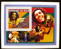 NIGER Bob MARLEY,  Musique. BF De Luxe Du N° Yvert 873. Emis En 1996. ** MNH - Chanteurs