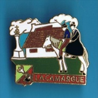 PIN´S //  ** LA CAMARGUE ** . (GF) - Corrida