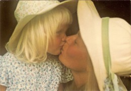 Enfant Avec Maman  Par DAVID HAMILTON - Hamilton