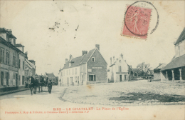 77 LE CHATELET EN BRIE / La Place De L'Eglise / - Le Chatelet En Brie