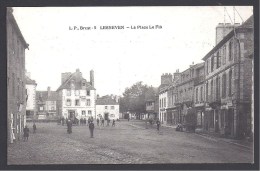 LESNEVIN - La Place Le Flô - Lesneven