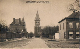 Leopoldsburg  Kerk En Het Postkantoor - Leopoldsburg
