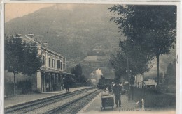 Savoie - Ugine -   Ugines La Gare - Beau Plan Avec Le Train à Vapeur Ligne Albertville Annecy  Edit Pittier Annecy - Ugine