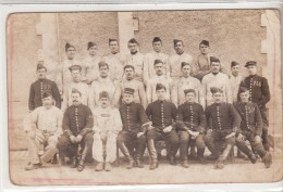 5 EME REGIMENT DE CHASSEURS A CHEVAL  - INSIGNE MARECHAL FERRANT ET ECLAIREUR DE CAVALERIE - CARTE PHOTO MILITAIRE - Régiments