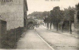 CPA - FOUG (54) - Aspect De La Rue De La Gare Dans Les Années 20 - Foug