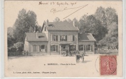 80- Sommes _Moreuil _ Place De La Gare ( Voiture à Cheval  ) - Moreuil