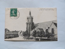 PLOUARET     LA PLACE DE L'EGLISE - Plouaret