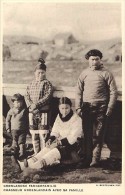 Pays Divers- Groenland -ref F312- Chasse -chasseurs Groenlandais Avec Sa Famille - Carte Bon Etat - - Grönland