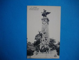 PARIS  -  75  -    Monument  Gambetta - Standbeelden